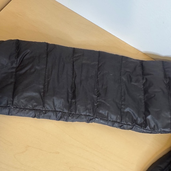 MINOR FLAWS PATAGONIA DOWN SWEATER HOODY STY84711 BLACK WOMENS XS - Picture 4 of 10